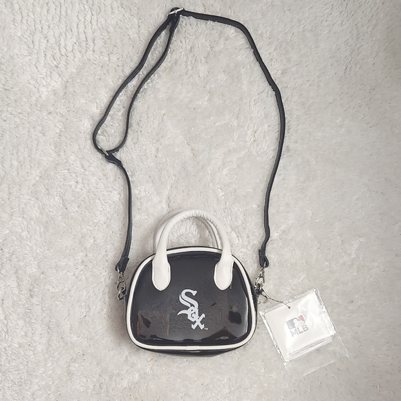 Brand New MLB SOX Two Way Bag - Picture 2 of 12
